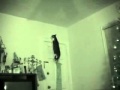Кот гоняется за призраком 