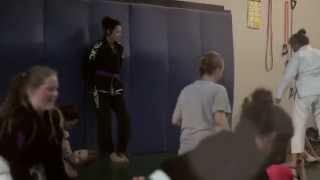 preview picture of video 'Deadlift Dolls: Jessica Dobbs, Brazilian Jiu Jitsu'