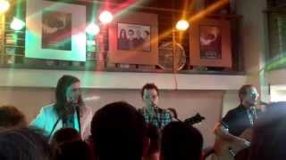 Weezer - Cleopatra live acoustic at Fingerprints in Long Beach. Oct 8, 2014