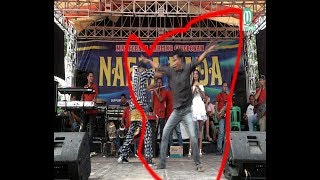 Download lagu Orang Joget Kaya Kesetrum - Juragan Empang - NAELA NADA Live BOJONG GEBANG mp3