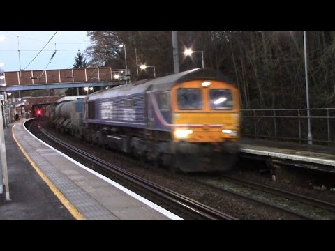 66724/66720 4Z33 15:44 Whitemoor Yard to Broxbourne Dn Tamp Sdg Gbf @ Stansted Mountfitchet 04/12/16