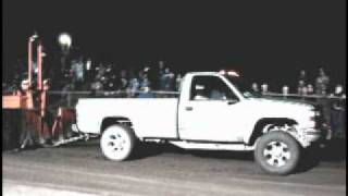 preview picture of video 'Truck Pulls - Madoc 2010'