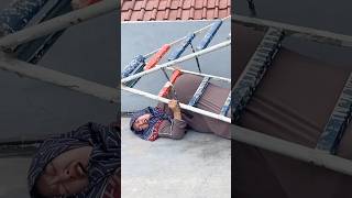 Download lagu Gawat!! Ibu hamil nekat naik tangga😱 jadi kepeleset💢 #drama #funny #comedy #shorts #shortvideo mp3