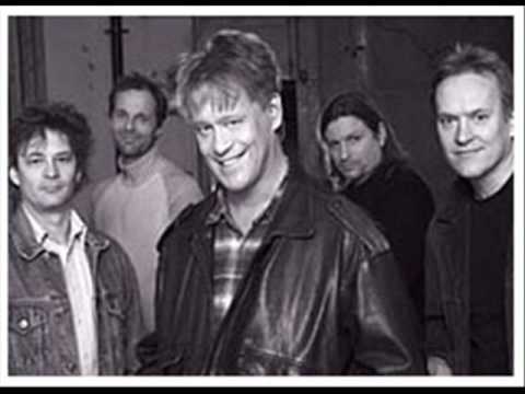 Eppu Normaali - Tahroja Paperilla