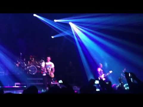 Avenged Sevenfold - Buried Alive [Live] Las Vegas 12/11/10
