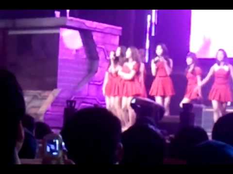 11/06/11 A-Pink - I don't Know @ABC Mart MSL Finale