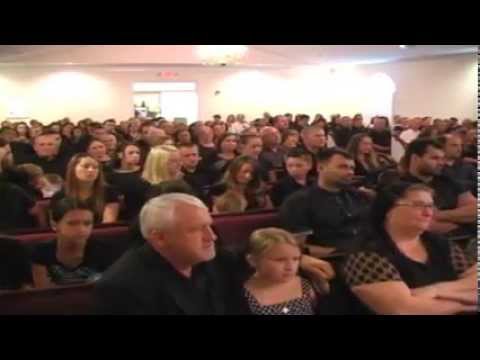 Serviciul de înmormântare // Tabita Talpeș