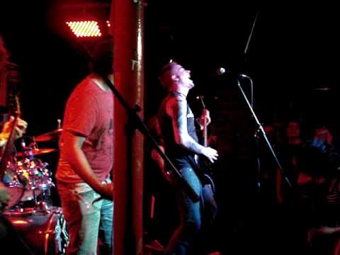 Feral - Truth Is Lies/Bit Of Weapon X (Live At The Gaff May 31st)