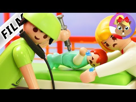 Playmobil Film polski | STRACH PRZED STRZYKAWKĄ - panika Emmy u lekarza dziecięcego | Wróblewscy