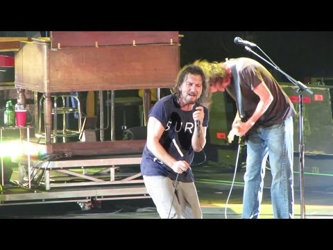 Pearl Jam: Jeremy [HD] 2010-05-20 - New York, NY