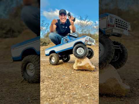 Está Ford a control remoto está perrona