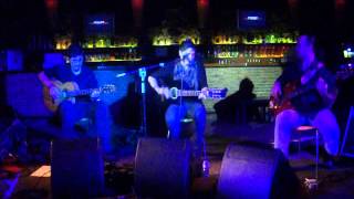 Un dia mas- Guille Barea (Sala Privat 16/3/2012)