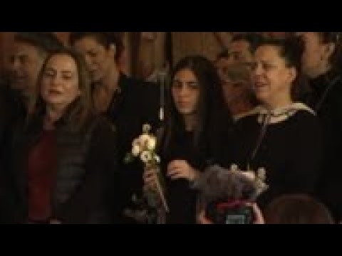 Fans honour Bossa Nova pioneer João Gilberto