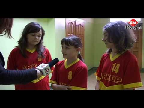 Mikołajkowy turniej piłki ręcznej dziewcząt