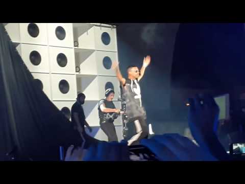 MC Andinho abre o show de ANITTA em MADUREIRA