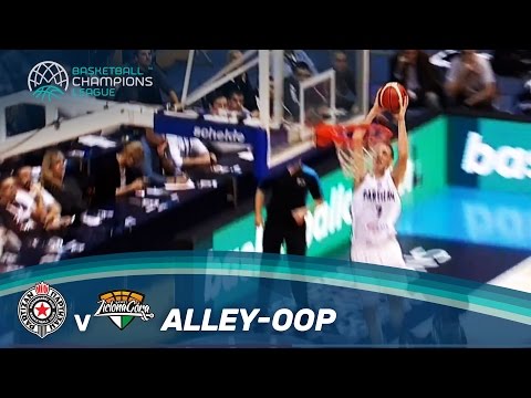 Vrabac with the alley-oop after a long pass against Zeilona Gora