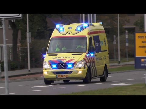 [Dagcompilatie 25.10.2014] A1, Ambulances naar meldingen en Isala in Zwolle