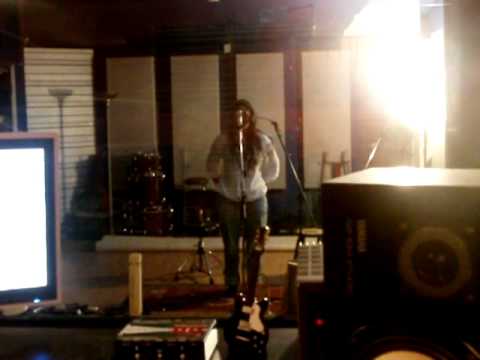 mustiboy - Missing you ft Dayna bloom