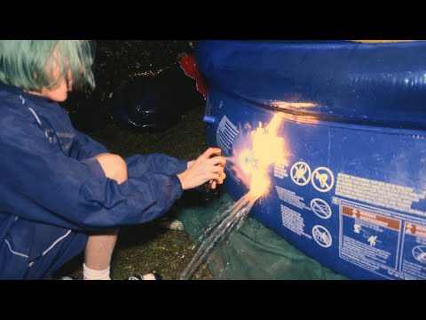 Ružno Pače - Oči Crvene (Official Video)