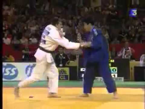 JUDO 2004 Tournois de Paris: Yong-Woo Kwon (KOR) - Cedric Claverie (FRA)