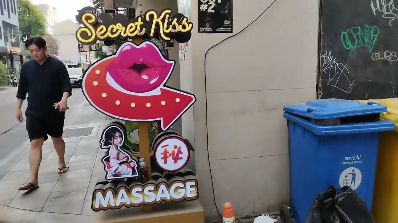Secret Kiss Bangkok sukhumvit 23 bj bar pink salon