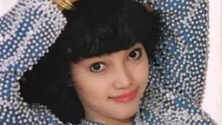 Download lagu VETY VERA - Ganti Baju (Fazal Dath) (MSC Records) (1994) ORIGINAL HQ mp3 Download lagu VETY VERA - Ganti Baju (Fazal Dath) (MSC Records) (1994) ORIGINAL HQ mp3