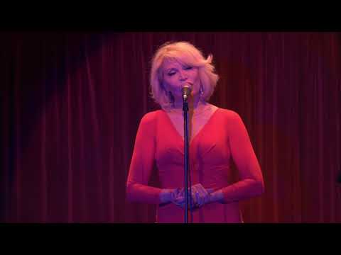 Amanda Lear - La rumeur (générique de la série "Louis(e)", TF1)