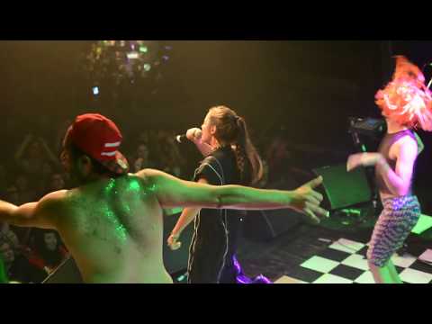 Los Golpes - Sara Hebe Ft @ramirojotabeats  (En vivo) - Niceto Club (2017)