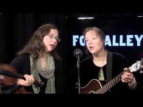 Folk Alley Sessions: Jay Ungar & Molly Mason Family Band, "The Blackest Crow"