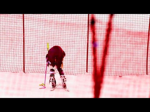 Lindsey Vonn crashes in final downhill race before Olympics