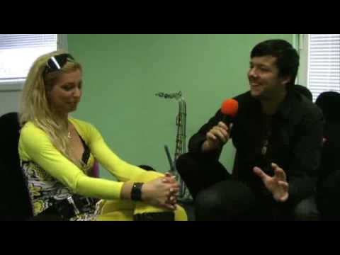 Kaj je lepa Petra počela na balkonu?