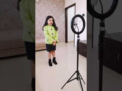 International News Presenter at School.  👩‍💼👩‍💼👩‍💼👩‍💼