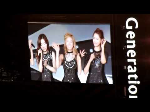 [FANCAM] 120922 Special Surprise For Hyoyeon Birthday @ SMTOWN JAKARTA