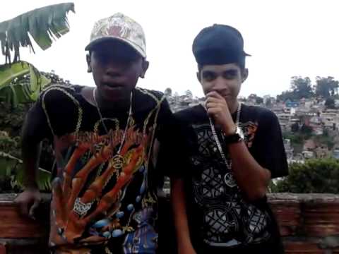 Mc Canarinho zs e Mc Gu do Vaz De Lima  ( medley pezado ) 2012