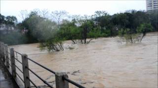 preview picture of video 'Enchente 2011 Indaial/Blumenau Rio Itajai by @JosaJr'