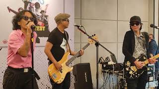 Download lagu Slank - Seperti Para Koruptor (Live at KFC, Kemang Timur) mp3