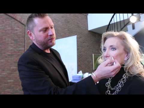 How to use Trish McEvoy's Instant Eye Lift