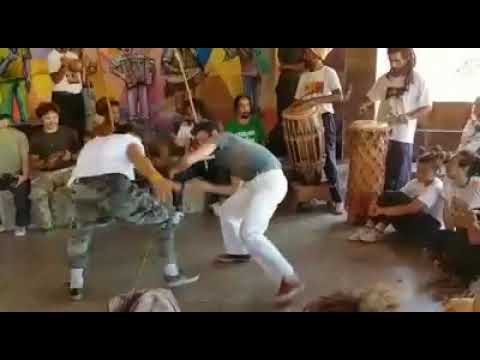 Contra Mestre Guaxini do Mar e Professor Lior Neve jogando no Vale do Capao - BA