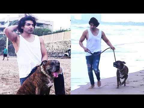 Gurmeet Choudhary Enjoying With His Pitbull at Beach