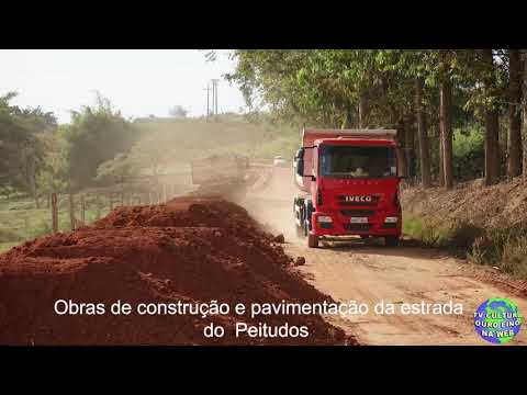 Obras de construção e pavimentação da estrada que liga a rodovia MG 459 ao distrito do Peitudos