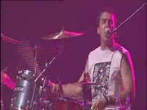 Xutos & Pontapés - O Mundo Ao Contrario