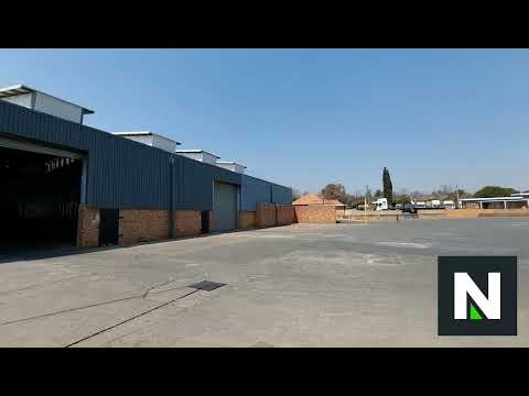 2000m2 warehouse to let in Clayville
