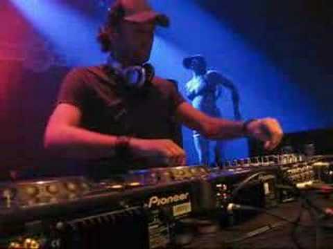 Sneakerz @ Paard van Troje 4mei07 Funkerman & Lucien Foort