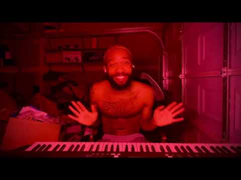 Opineismyname Covers “Violet” by Daniel Caesar