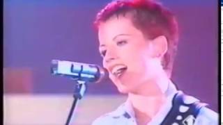 The Cranberries - &quot;I Can&#39;t Be With You&quot; Festivalbar 1995
