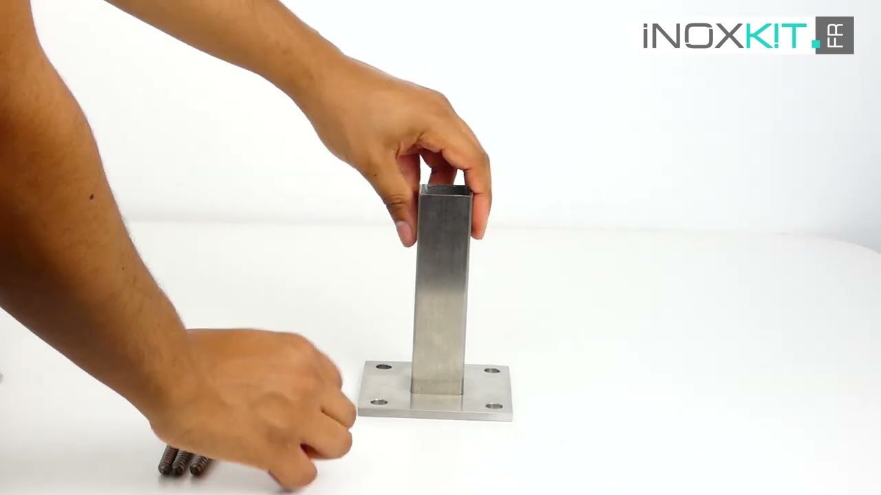 Comment installer une platine de fixation carrée en inox 