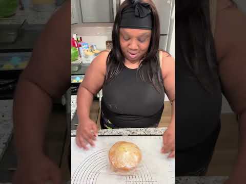 How to properly wrap cakes to store them in the freezer and keep them fresh#cakestorage#caketips