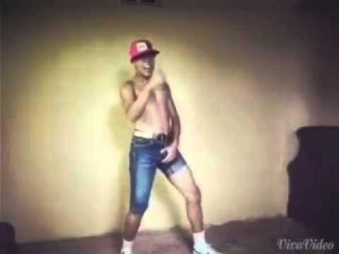 Dj Dennis MC's tarapi e neblina"Menina Você desce"