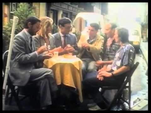 Au bar de l'Entracte (1985) by Gérard Courant - Portrait de groupe #5