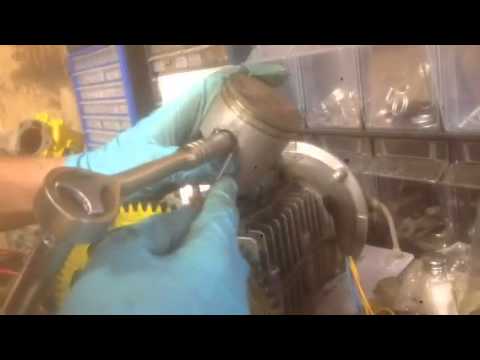 Easily install a C clip / sir clip in a piston.